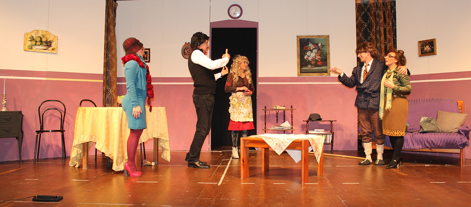 Compagnia Teatrale "Eccoci qua"