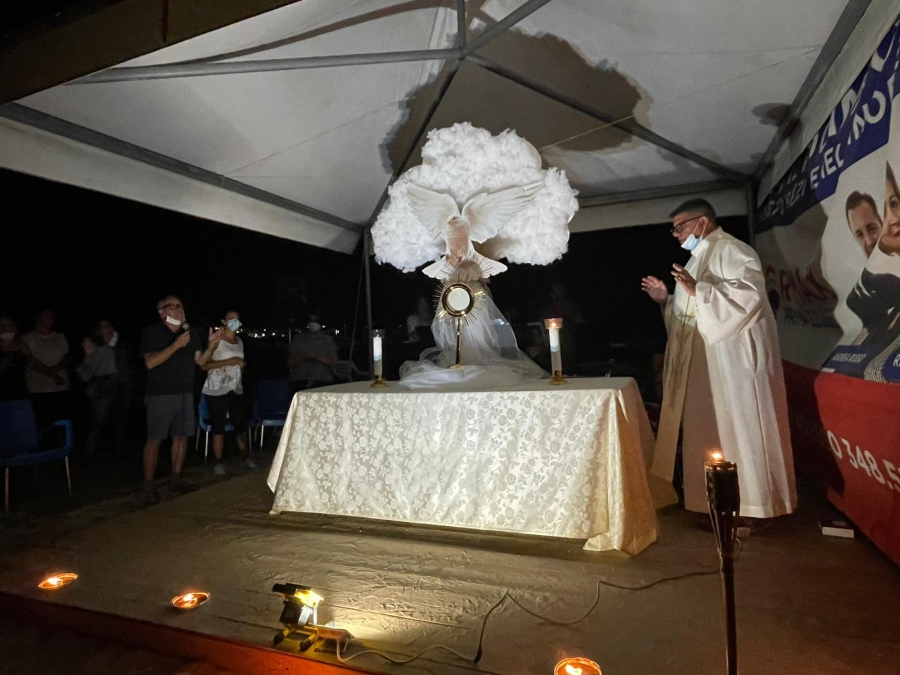 Shekinah in spiaggia